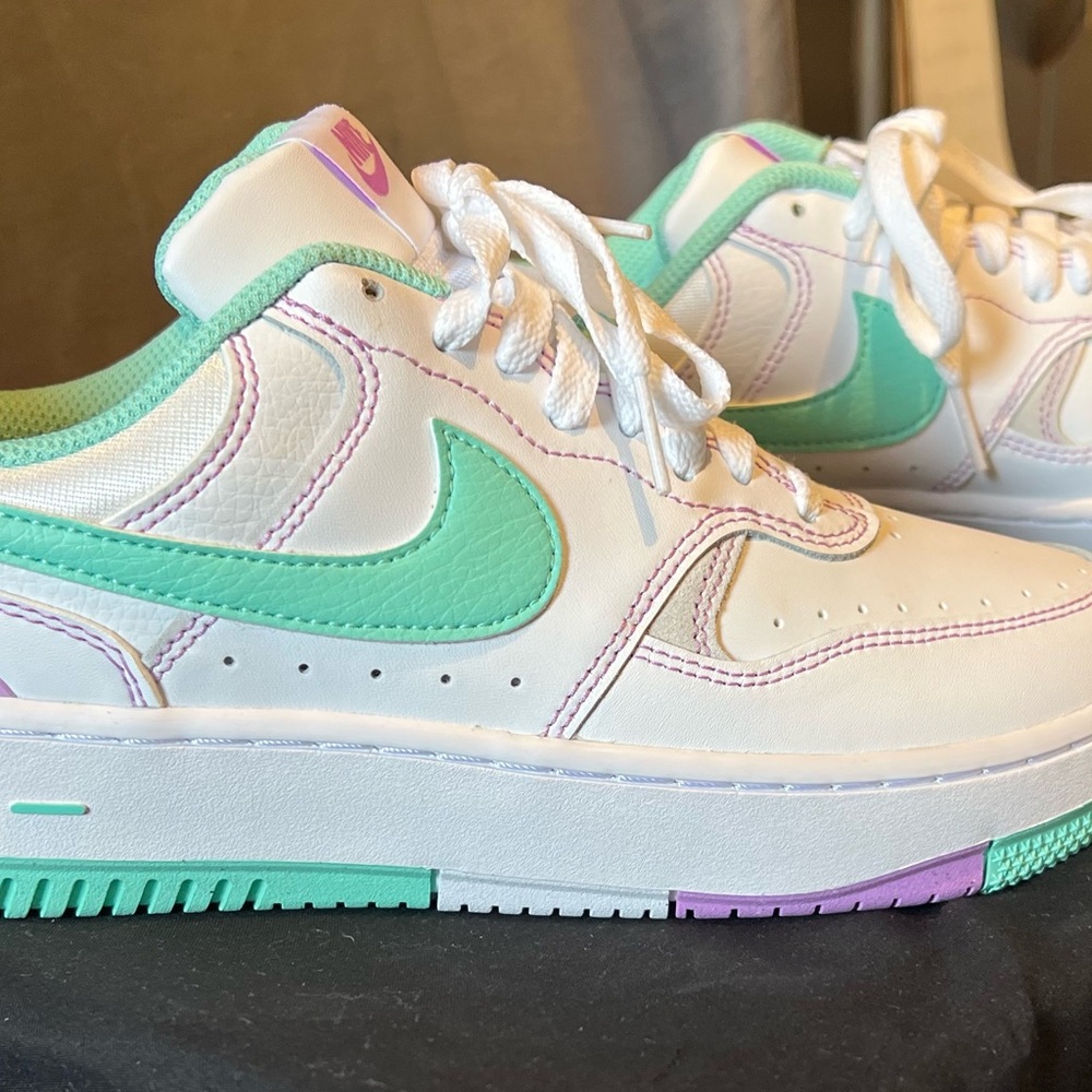 Women’s Nike Gamma Force White Emerald Rise- size7.5 - Picture 9 of 12